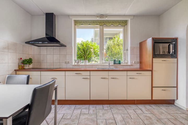 Photo 11 of Douwes Dekkerlaan 80