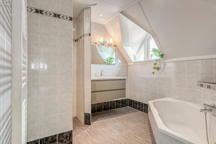 Photo 32 of Douwes Dekkerlaan 80