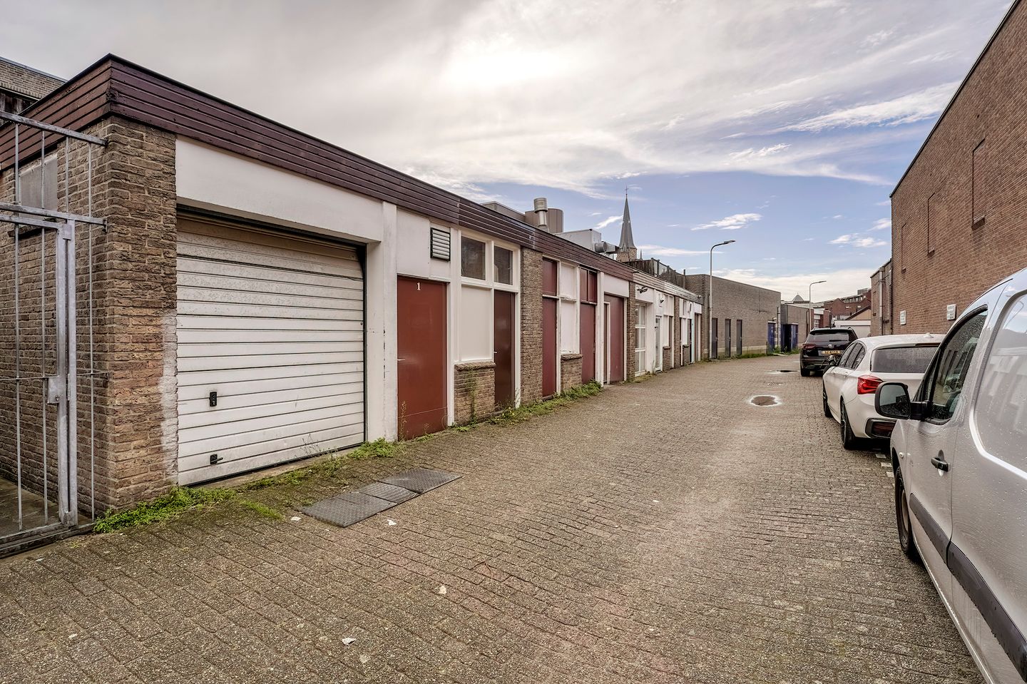 Bekijk foto 2 van Overslagstraat 1