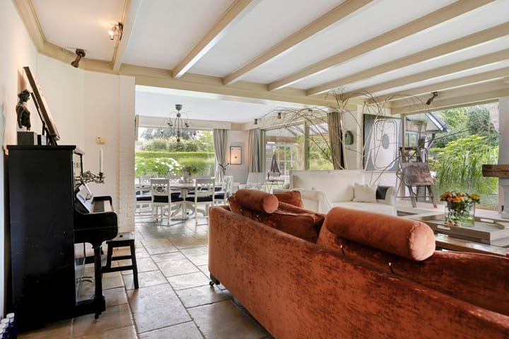 Photo 7 of Besselaar 7