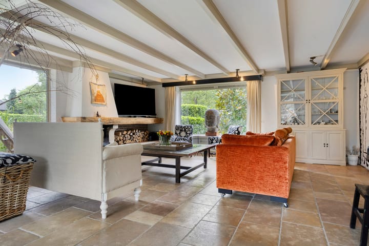 Photo 8 of Besselaar 7