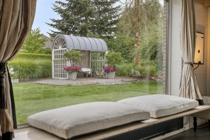 Photo 10 of Besselaar 7