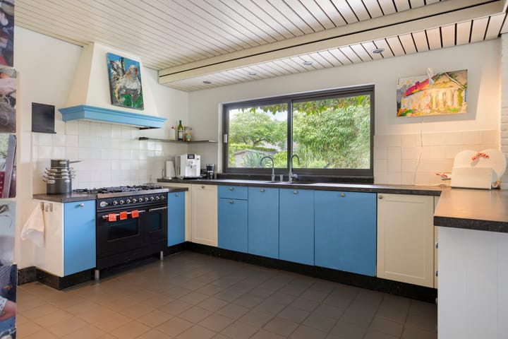 Photo 12 of Besselaar 7