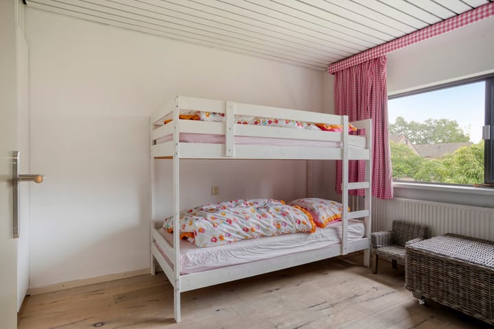 Photo 20 of Besselaar 7