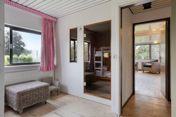 Photo 21 of Besselaar 7