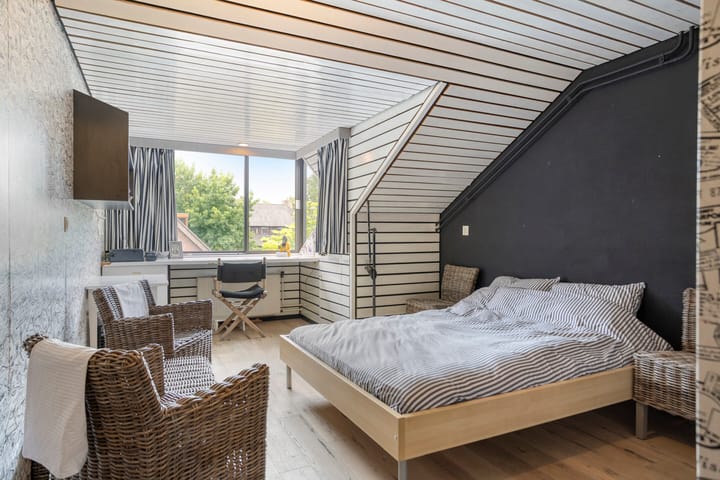 Photo 23 of Besselaar 7