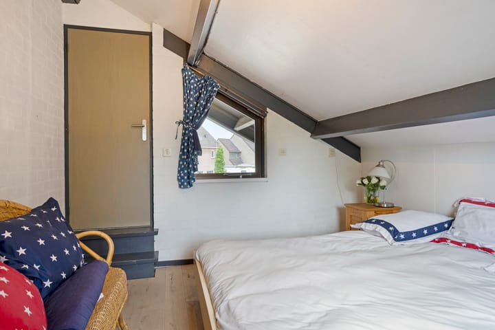 Photo 28 of Besselaar 7