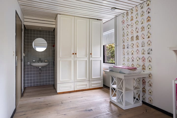 Photo 31 of Besselaar 7