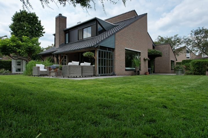 Photo 36 of Besselaar 7