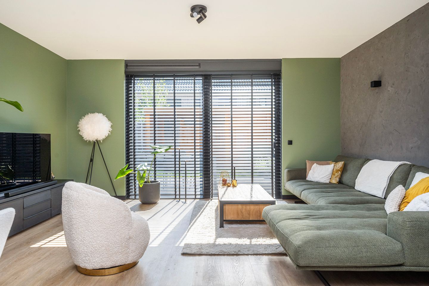 Foto 19 van Botlekhof 9