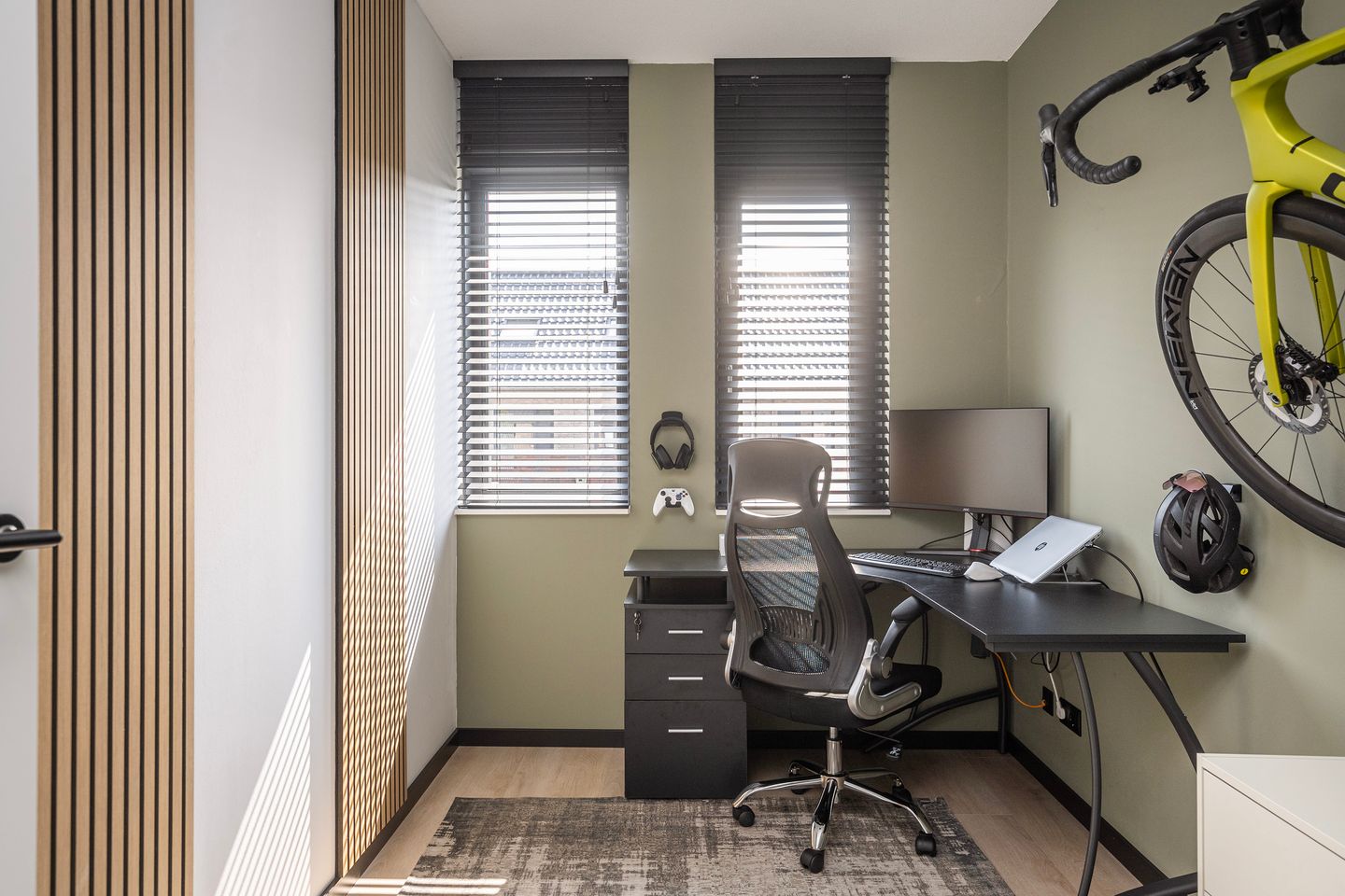 Foto 35 van Botlekhof 9