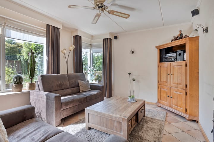 Foto 12 van de Esch 15