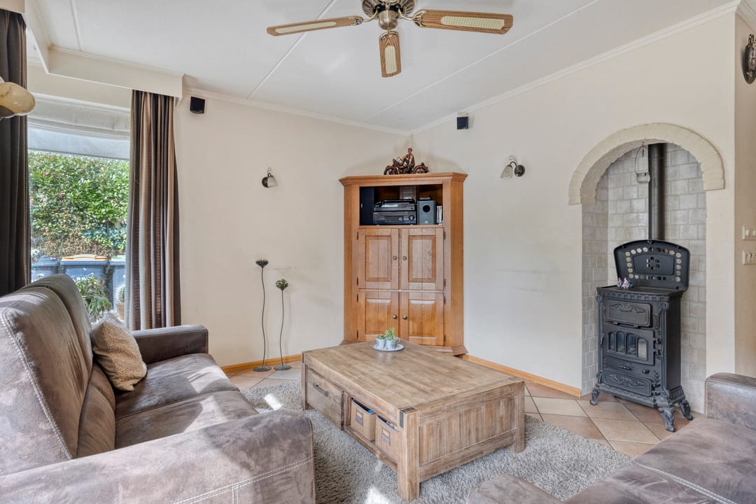 Foto 13 van de Esch 15