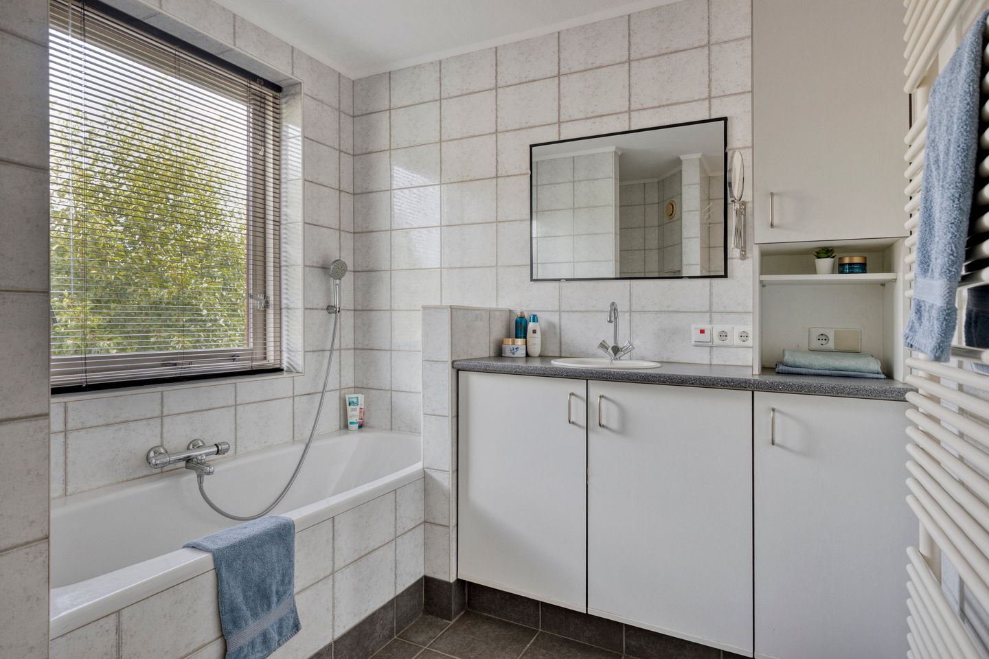 Foto 29 van de Esch 15