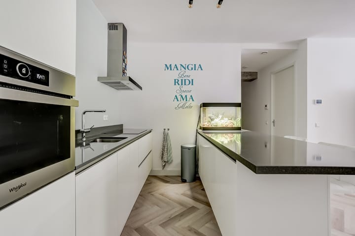 Foto 4 van Van Vollenhovenstraat 3-333