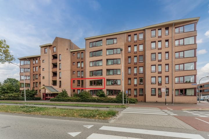 Foto 1 van Oostlaan 67