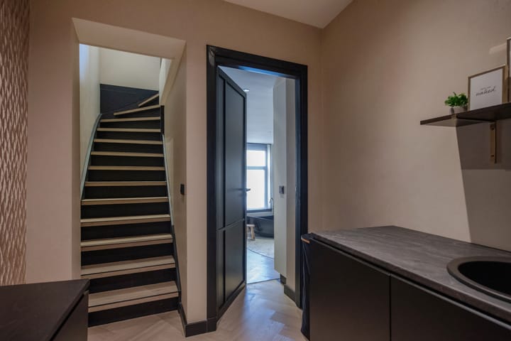 Foto 30 van Wagenstraat 148-1