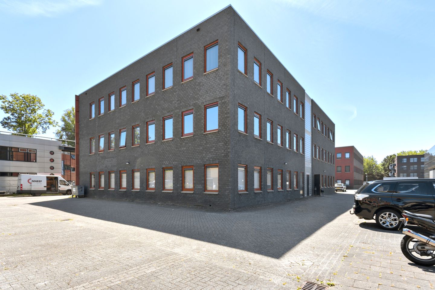 View photo 2 of Elektronicaweg 31-33