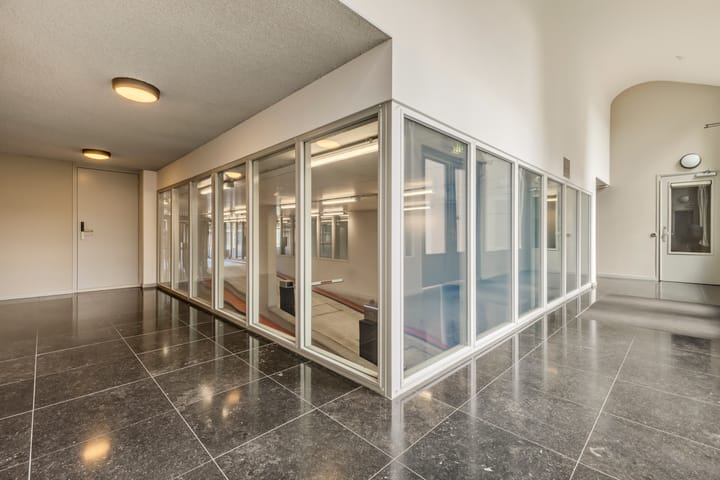 Photo 5 of Haarlemmerplein 22-A