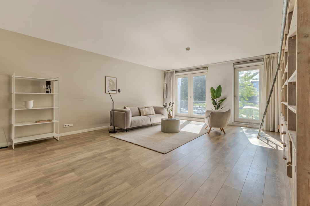 Photo 7 of Haarlemmerplein 22-A