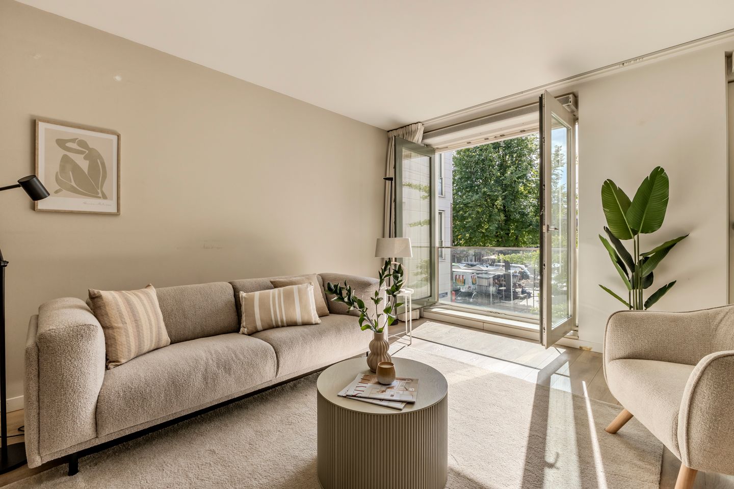 Photo 10 of Haarlemmerplein 22-A