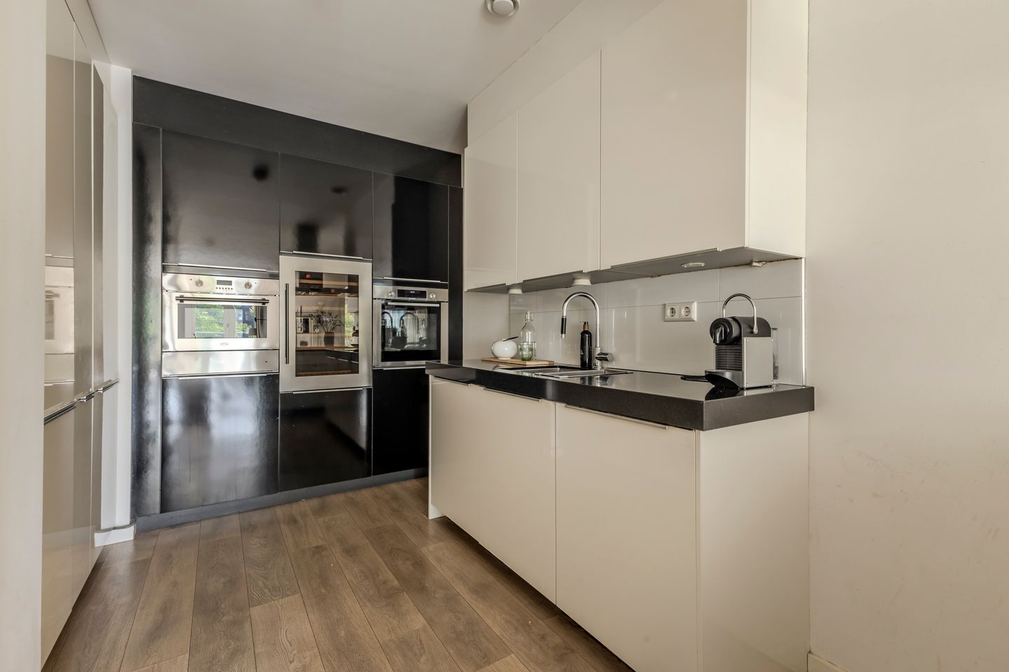 Photo 14 of Haarlemmerplein 22-A