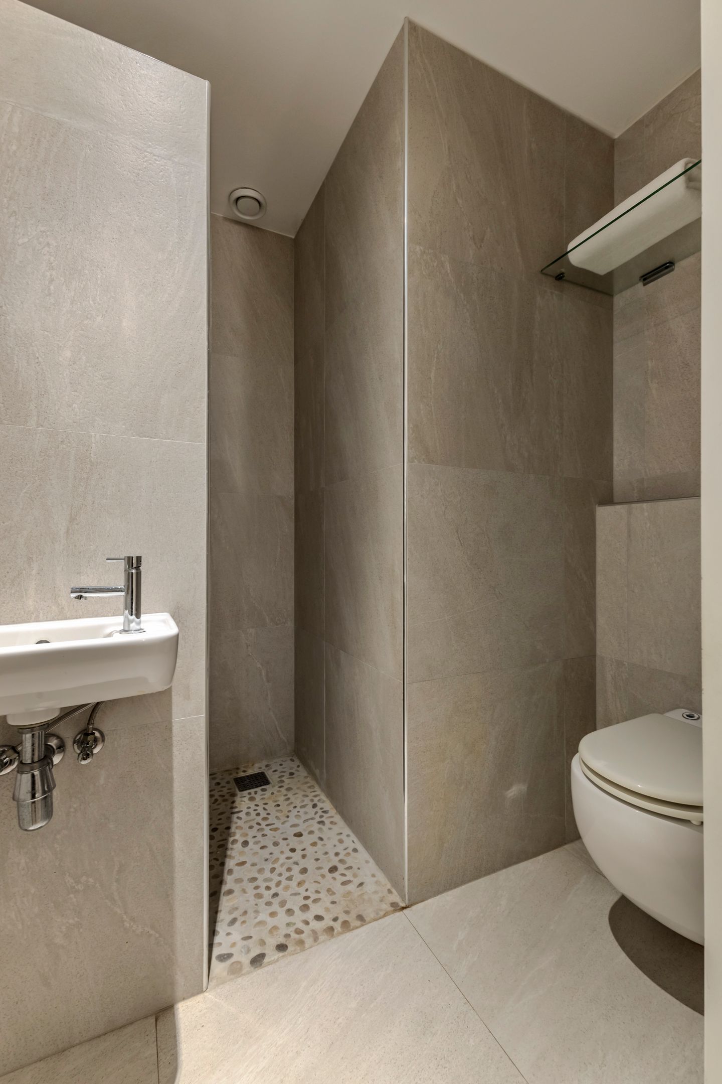 Photo 27 of Haarlemmerplein 22-A