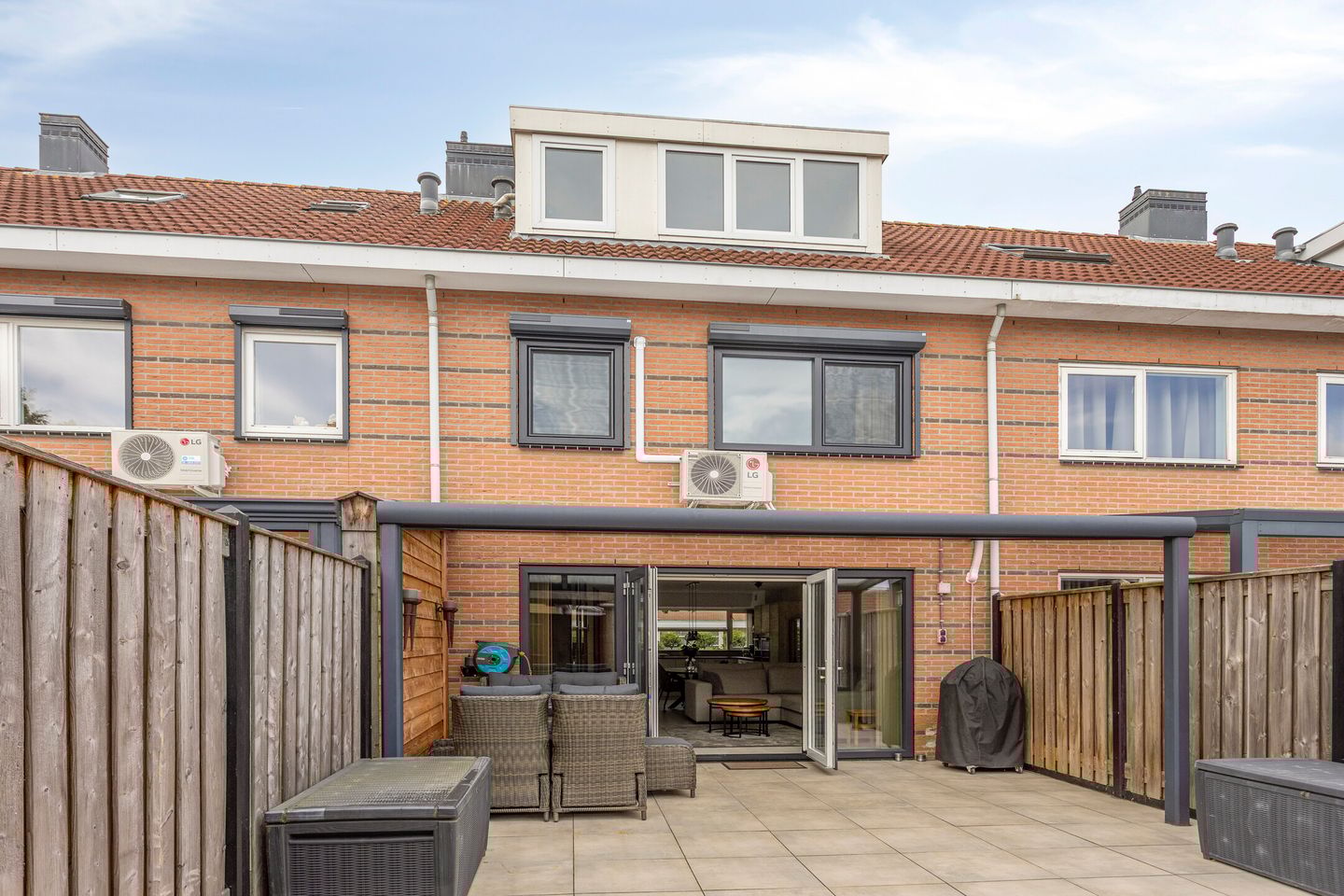 Foto 25 van Escudo 49