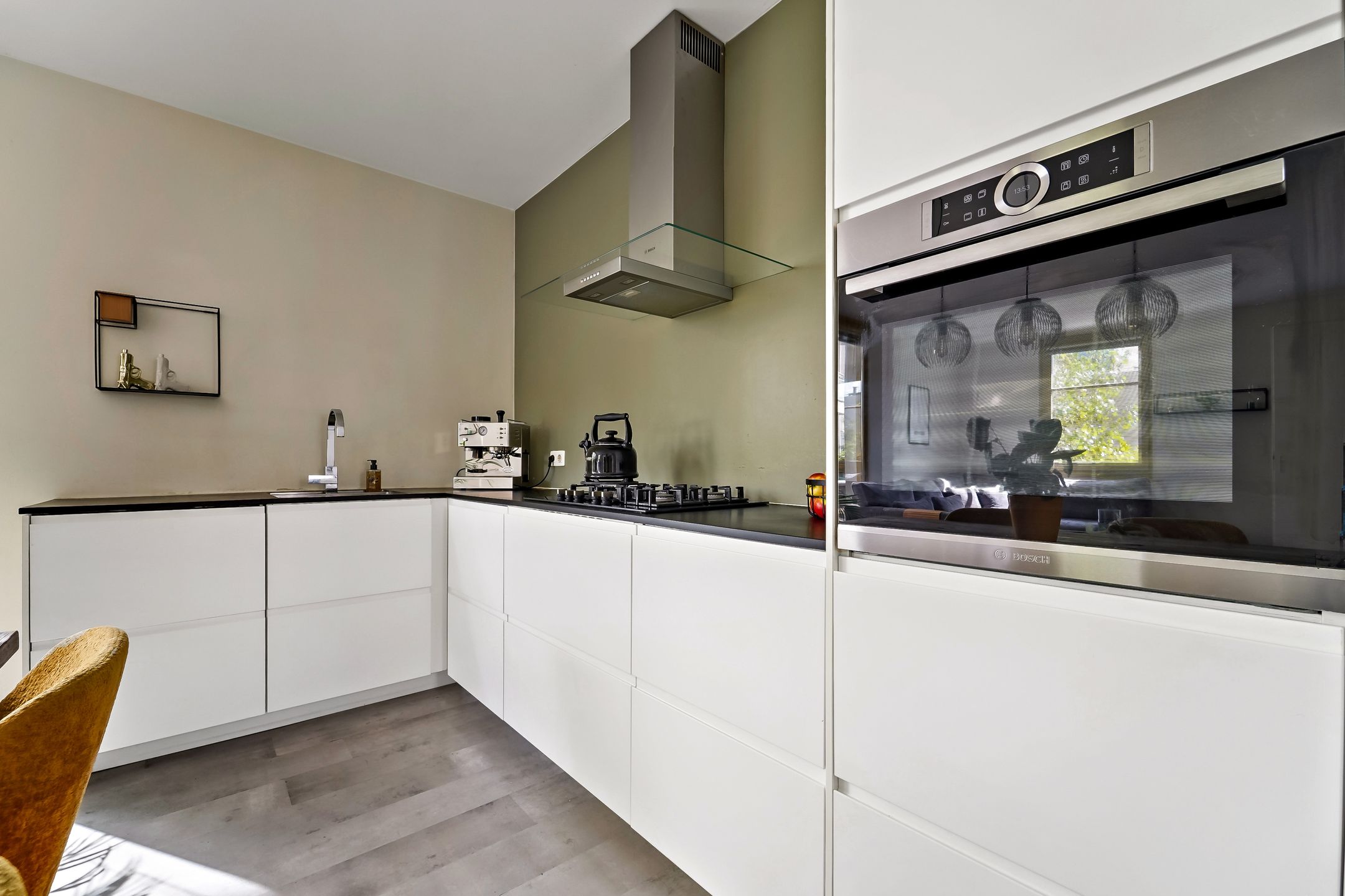 Foto 12 van Zeesluisweg 82