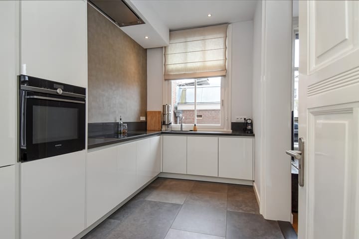 Photo 21 of Frederik Hendriklaan 239