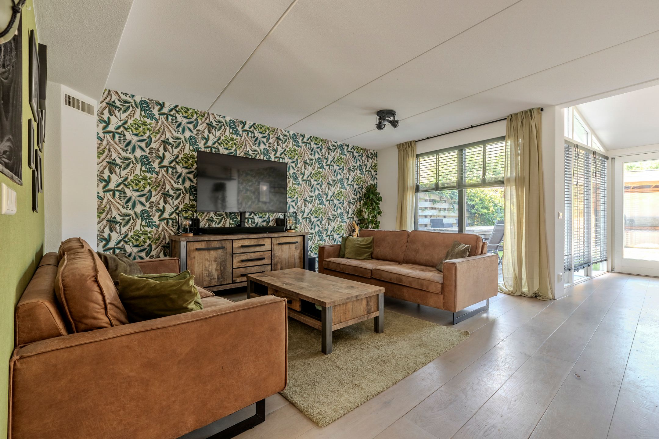 Photo 6 of Stella Agsteribbeland 38