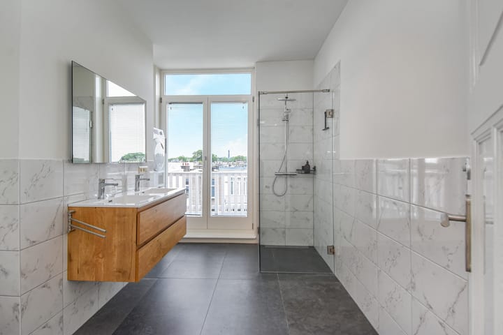 Photo 37 of Frederik Hendriklaan 239