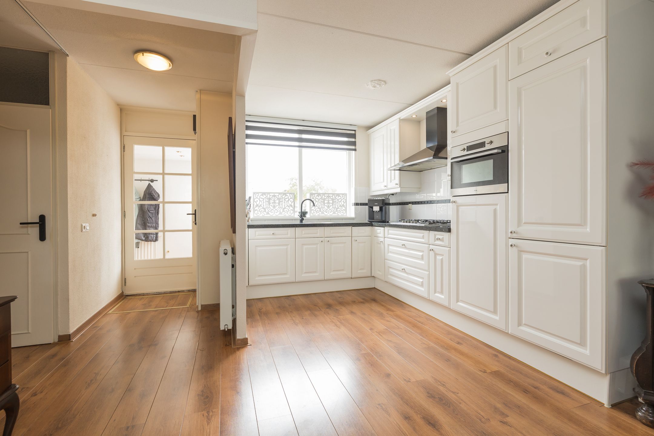 Foto 9 van Zilvermeeuw 47