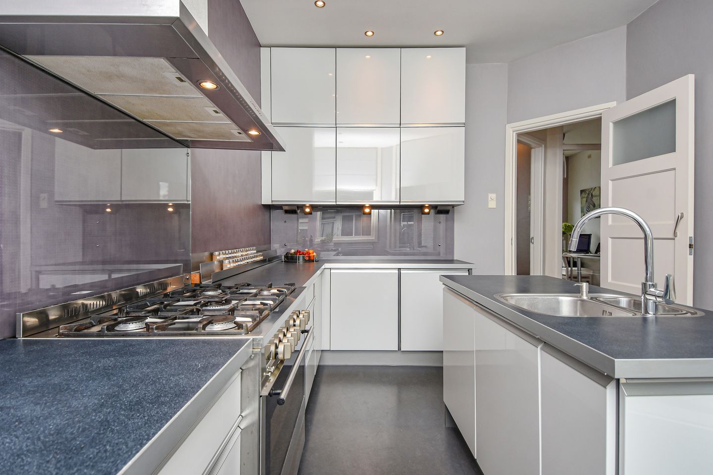 Foto 25 van d'Aumeriestraat 2