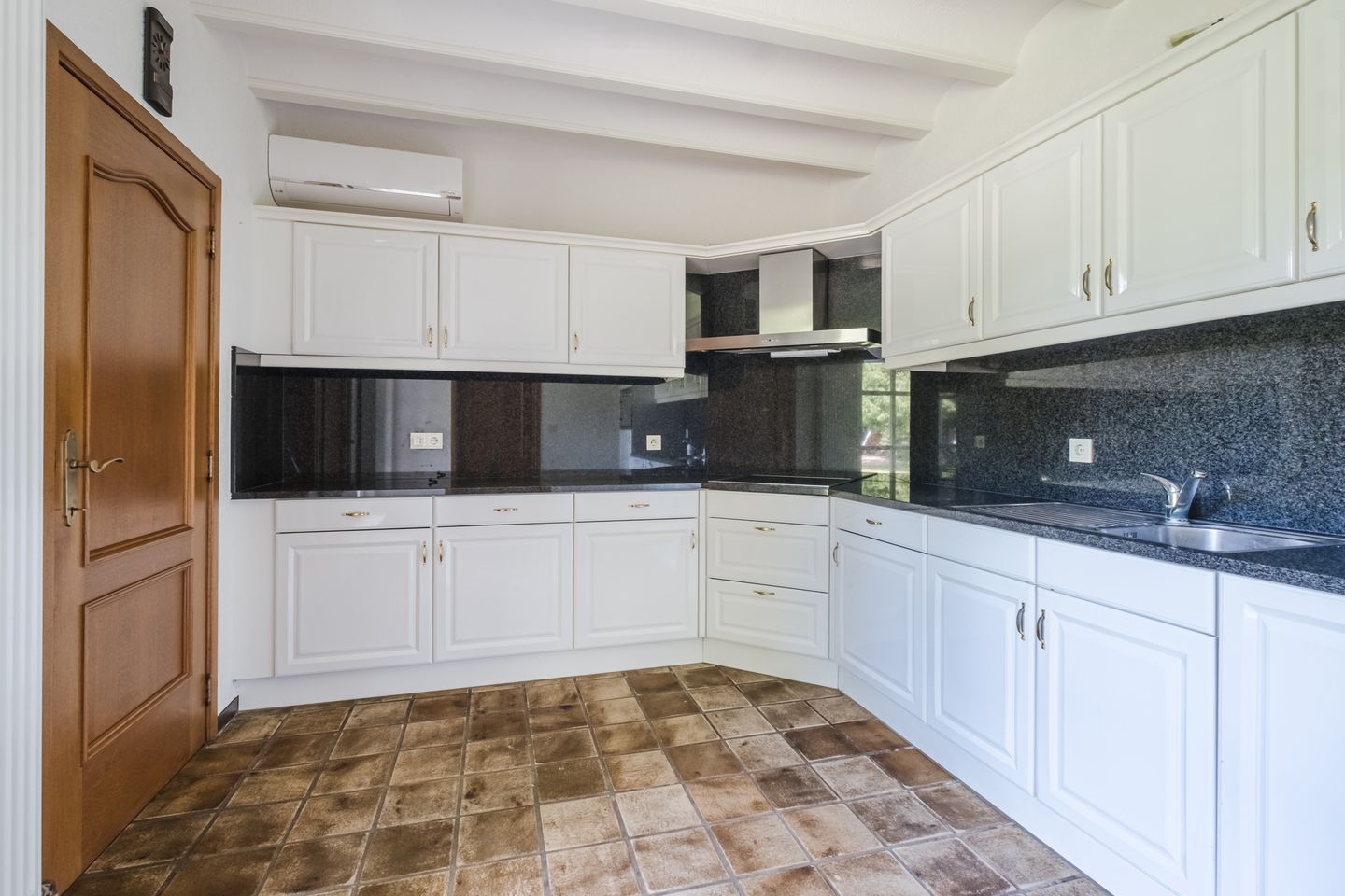 Photo 14 of Grensweg 40