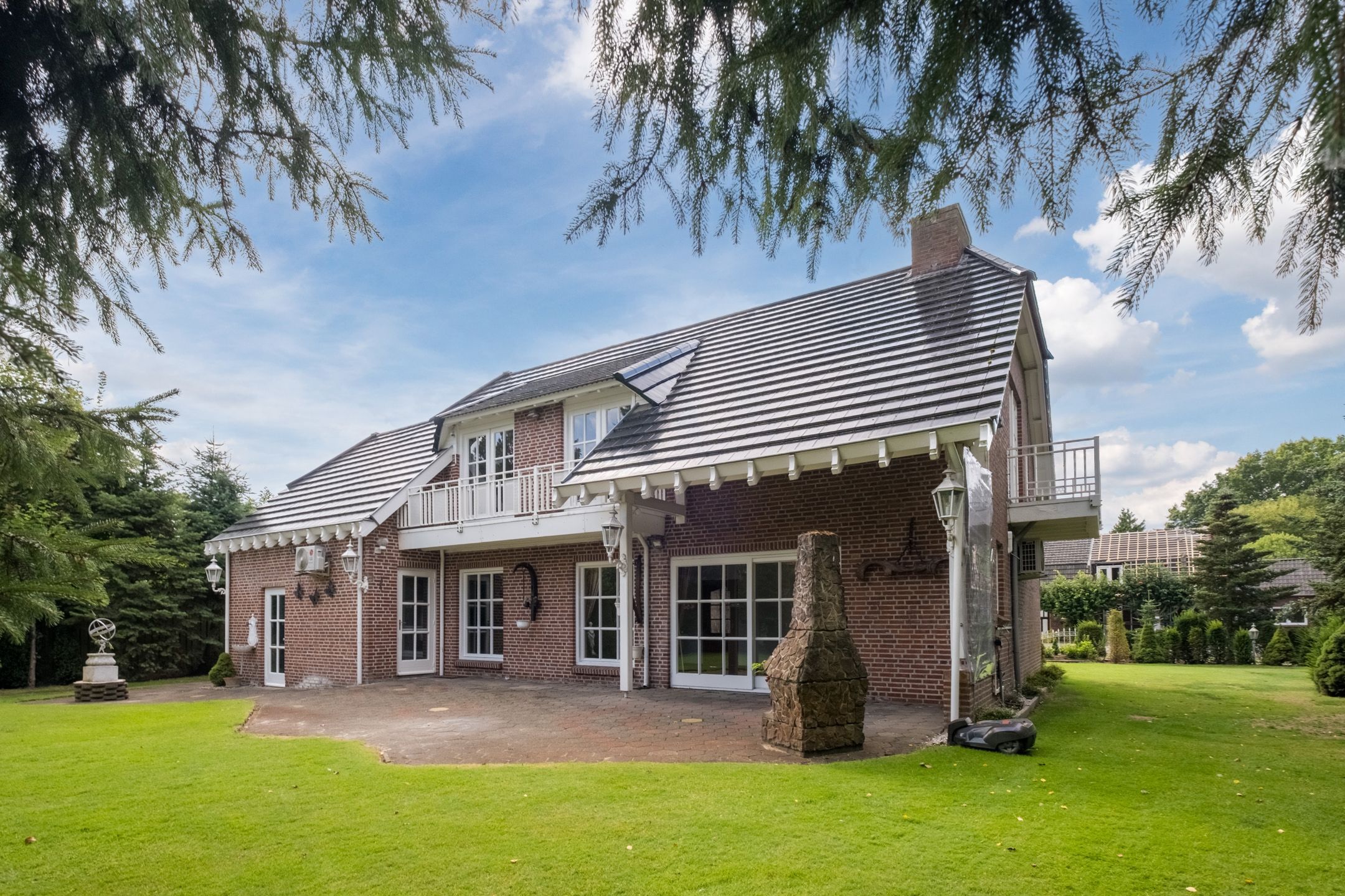 Photo 39 of Grensweg 40