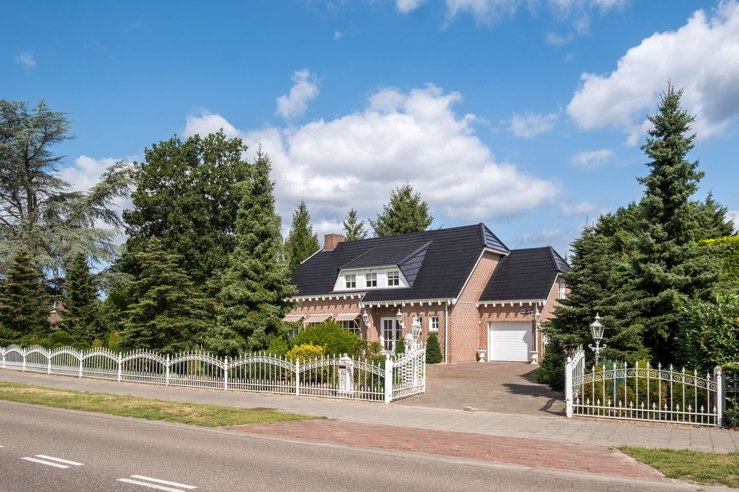 Photo 40 of Grensweg 40