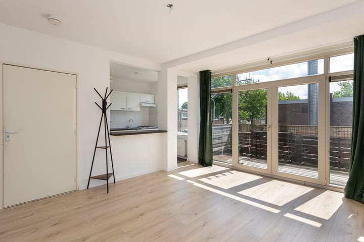 Photo 8 of Wandelboslaan 32-A