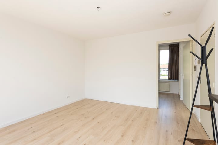 Photo 14 of Wandelboslaan 32-A