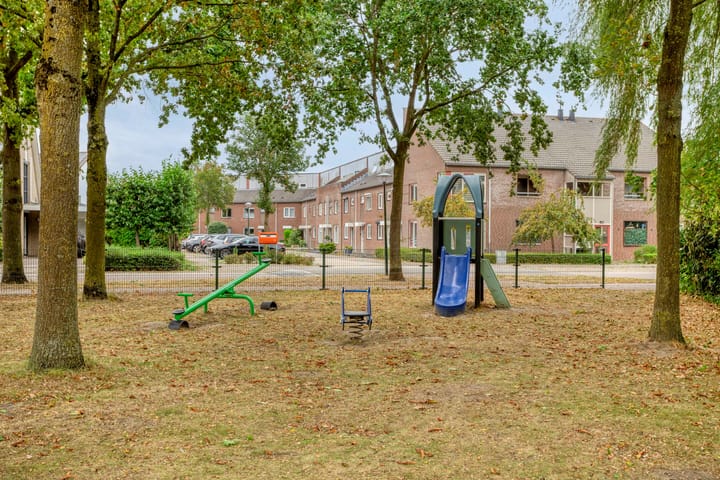 Photo 7 of M. Siegenbeekstraat 4