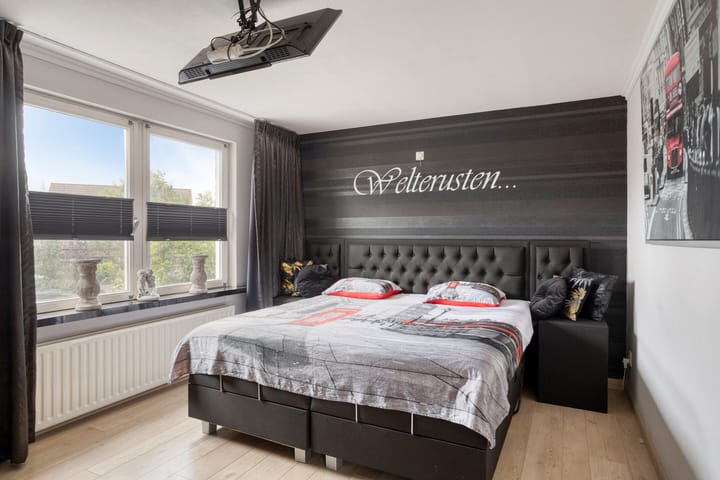 Photo 34 of M. Siegenbeekstraat 4