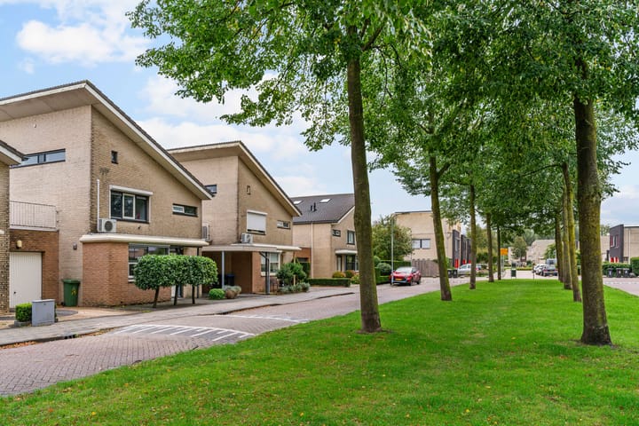 Photo 33 of Baesjoulaan 17