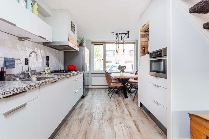 Foto 7 van Adderwortel 16