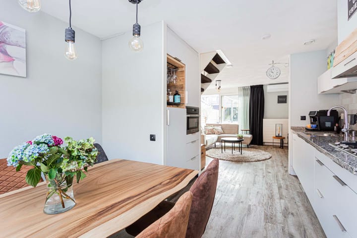 Foto 11 van Adderwortel 16