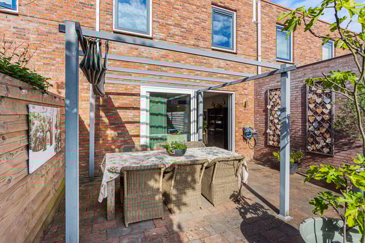 Foto 17 van Adderwortel 16