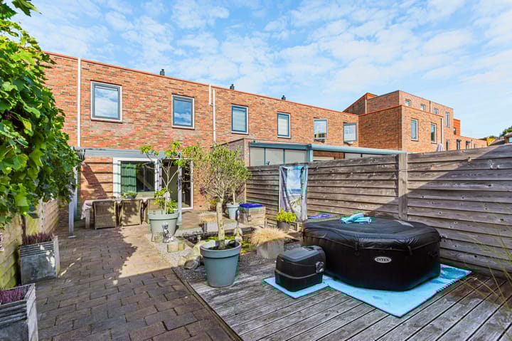 Foto 18 van Adderwortel 16