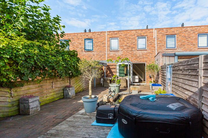 Foto 19 van Adderwortel 16