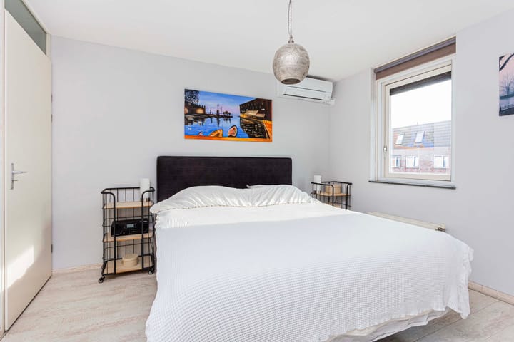 Foto 29 van Adderwortel 16