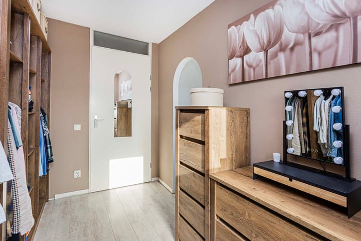 Foto 33 van Adderwortel 16