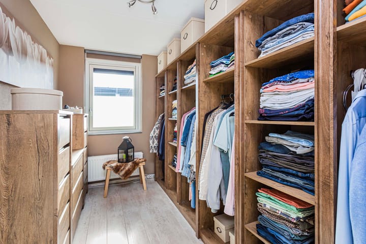 Foto 34 van Adderwortel 16